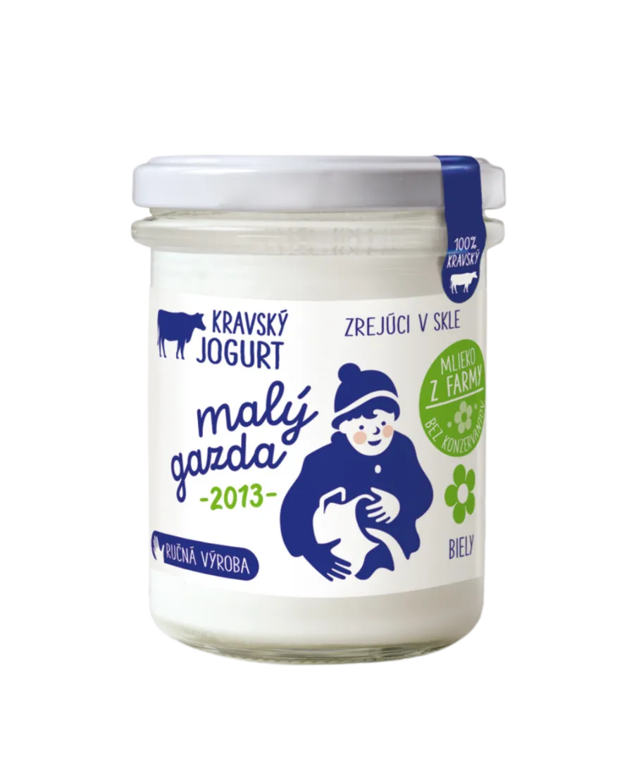 Kravský jogurt zrejúci v skle